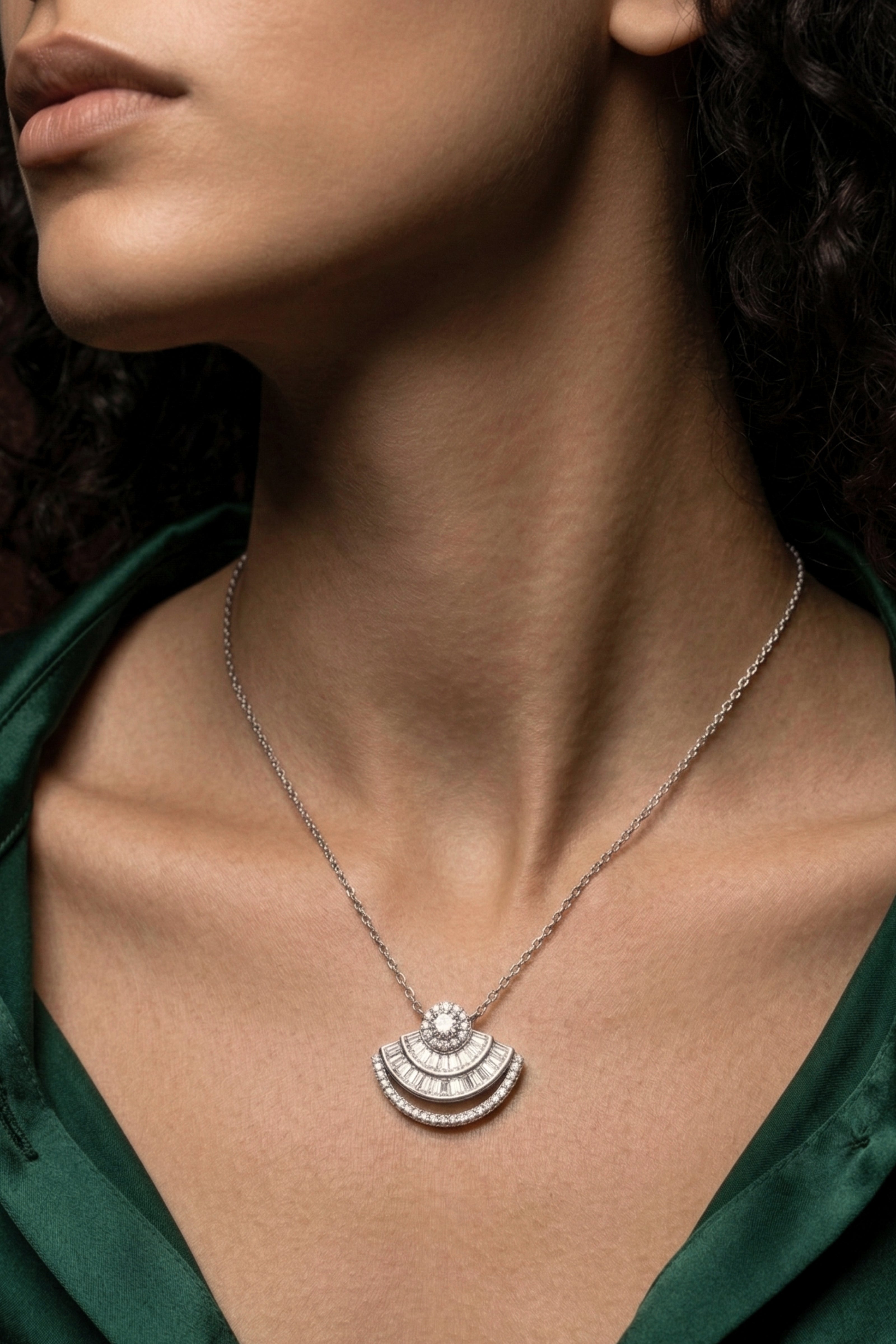 Luxury Fan-Shaped Diamond Pendant Necklace – Elegant Silver Statement Necklace