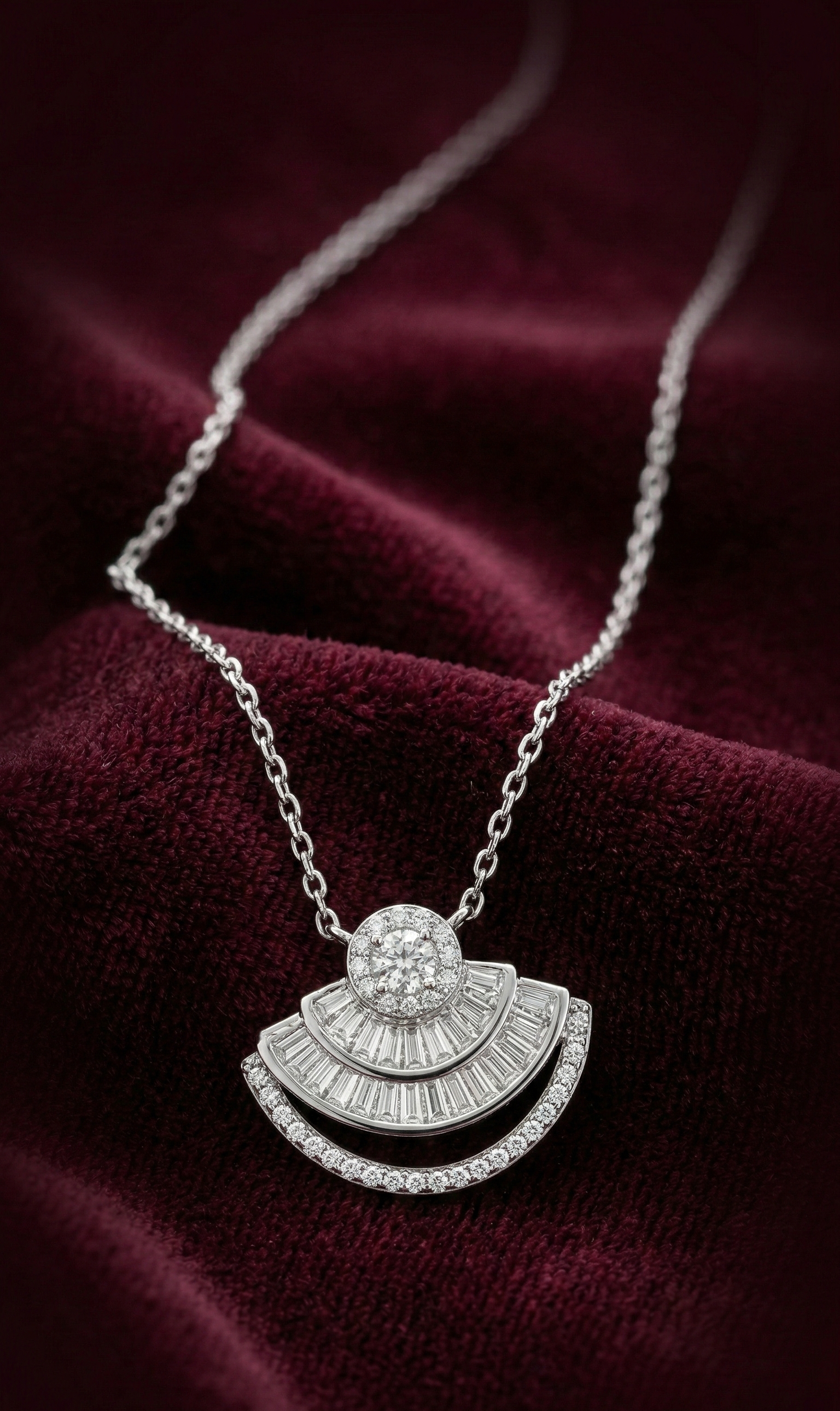Luxury Fan-Shaped Diamond Pendant Necklace – Elegant Silver Statement Necklace