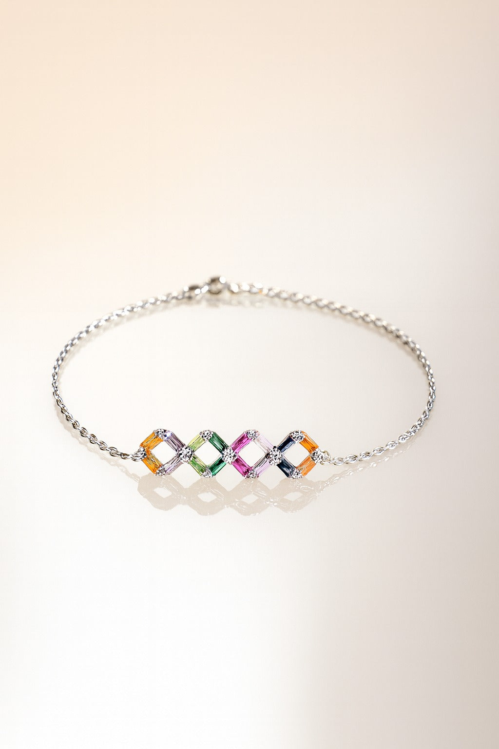 "Exquisite Silver Chain Bracelet with Multicolor Geometric Diamond-Shaped Links"