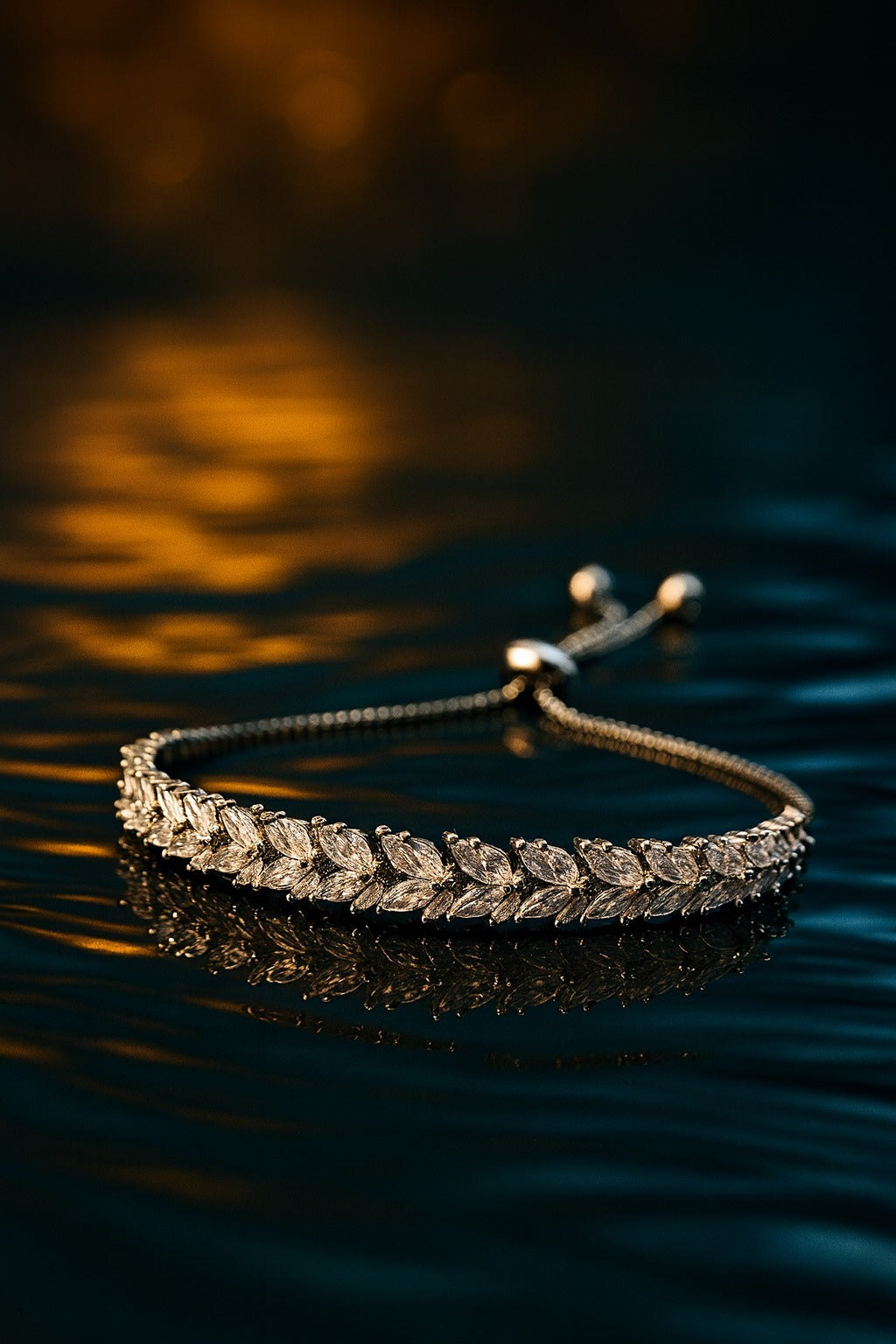 "Exquisite Silver Bracelet with Sparkling Diamond Leaf Design – Adjustable and Elegant for Every Occasion"
