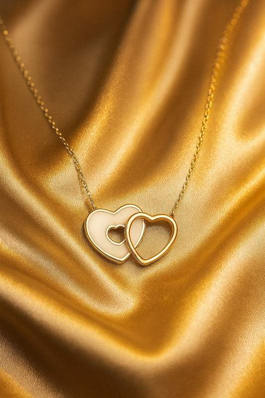 “Elegant Silver Chain with Dual Interlocking Heart Pendant”