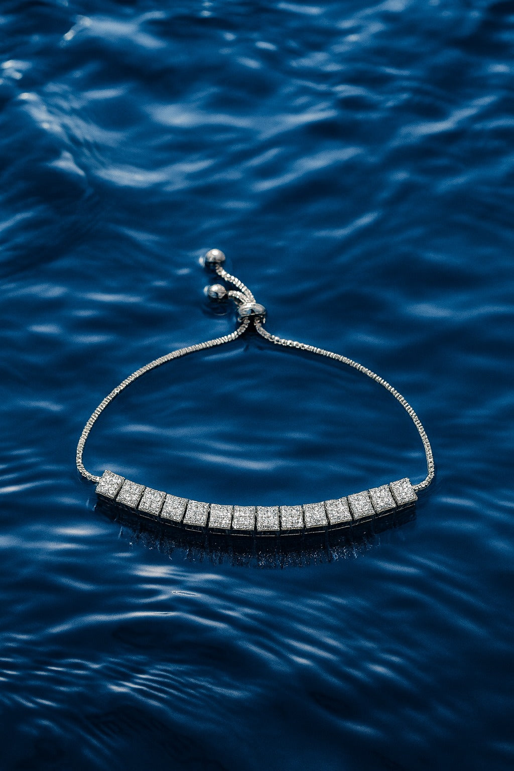 "Elegant 925 Sterling Silver Bracelet with Sparkling square - cut Diamond style design for Timeless Style"